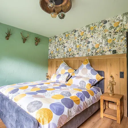 Einzigartige Traumwohnung Mit Whirlpool & Sauna Bietet Luxus Und Erholung