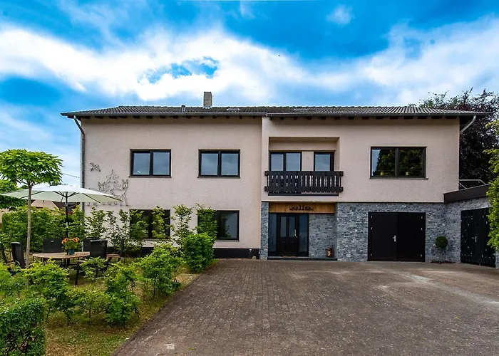 Einzigartige Traumwohnung Mit Whirlpool & Sauna Bietet Luxus Und Erholung Neuheilenbach